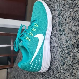 NIKE LUNARTEMPO 2 RUNNING SHOE